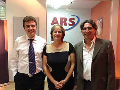 Allen & Heath named ARS as its exclusive distributor for Argentina. Pictured here are A&H’s Debbie Maxted (center) with ARS’s Ricardo Pousa (left, managing director) and Mauricio Diz (sales director).