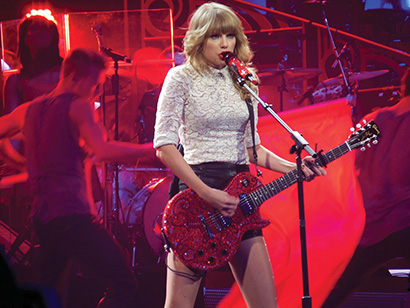 Taylor Swift Red tour photo by Jana Zills