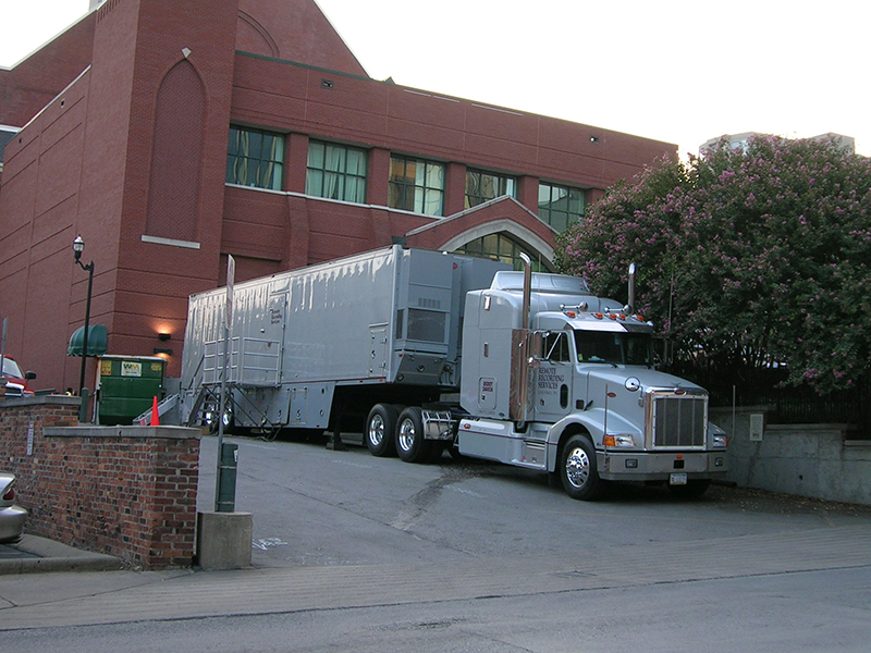 Remote Recording’s “Silver Studio” truck at the Ryman Auditorium in Nashville, pictured while recording Neil Young’s Prairie Wind.