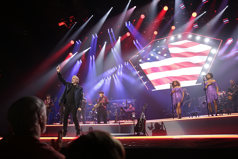 Neil Diamond tour photo by Ari Michelson