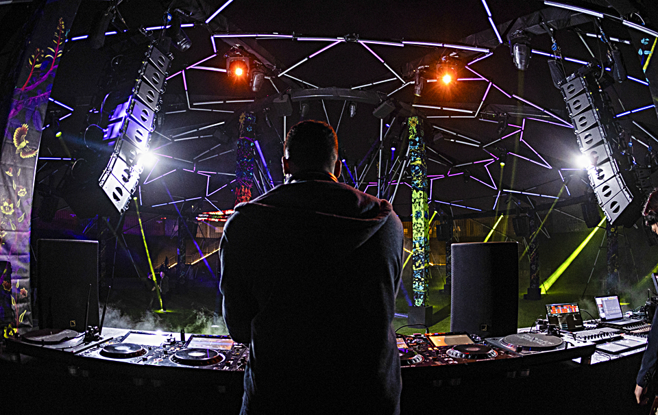 A DJ performance on the Polygon Live stage at Soundstorm festival, over L-ISA Scene and Surround Systems of Kara line source arrays